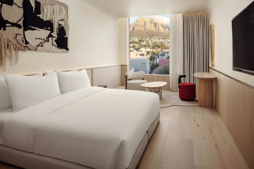 Larger King Guest Room with Mountain View