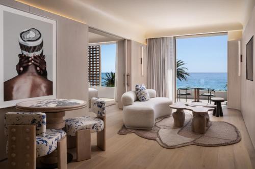 Morea Signature One-Bedroom Penthouse Suite with Balcony