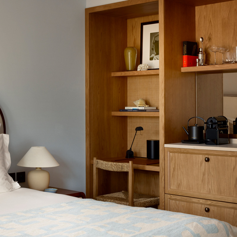 Delos Room