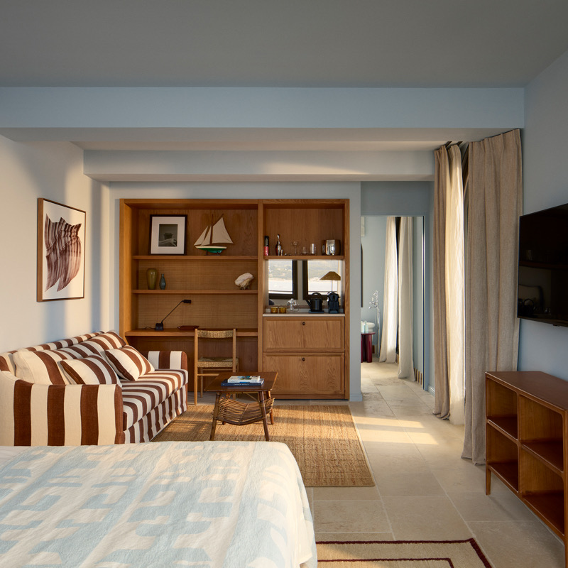 Delos Suite