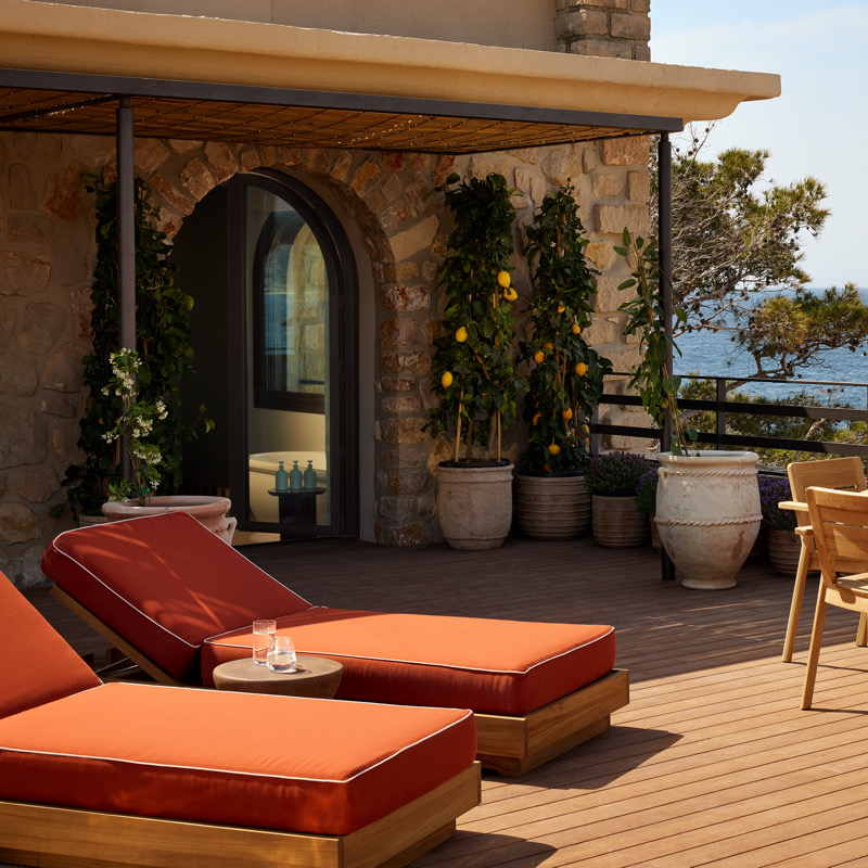 Delos Suite