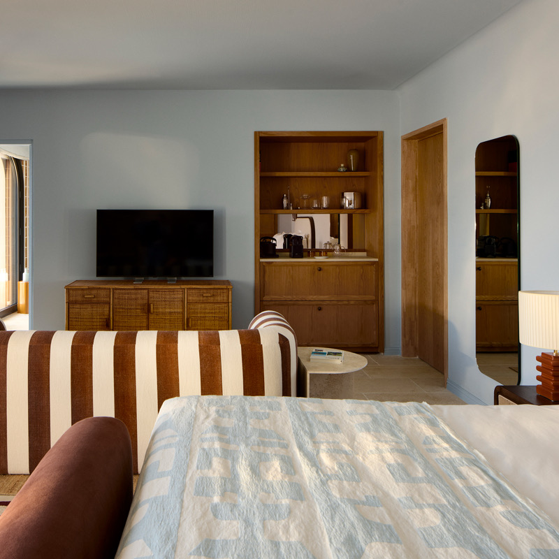 Delos Junior Suite