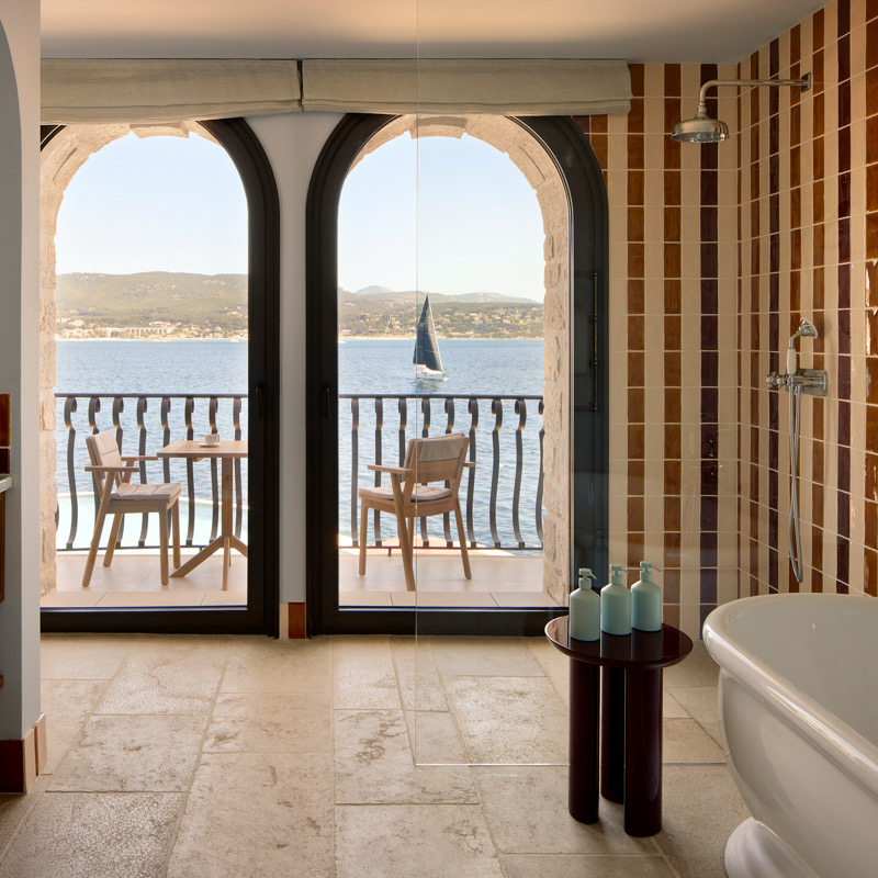 Delos Junior Suite