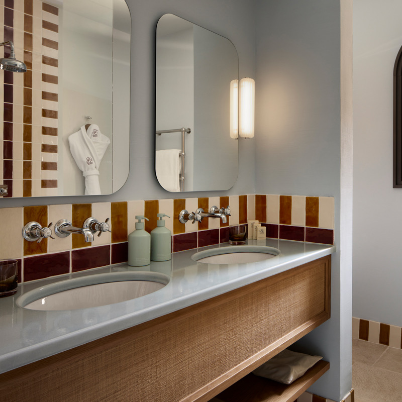 Delos Pavilion Suite