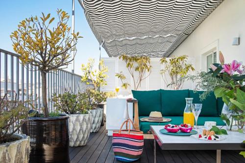 Connecting BLESS Couture Penthouse