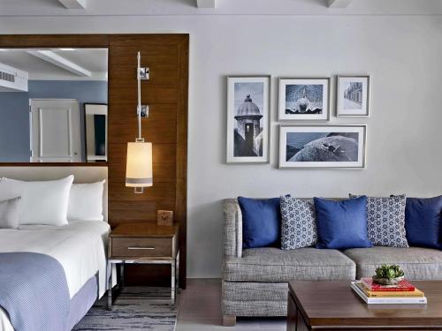 Villa with King Bed and Balcony - Ocean View