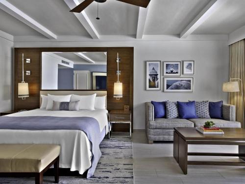 Oceanside Villa with 1 King Bed and Terrace