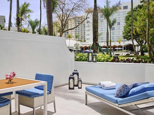 Poolside Villa with Terrace and Bathtub  - Mobility Accessible