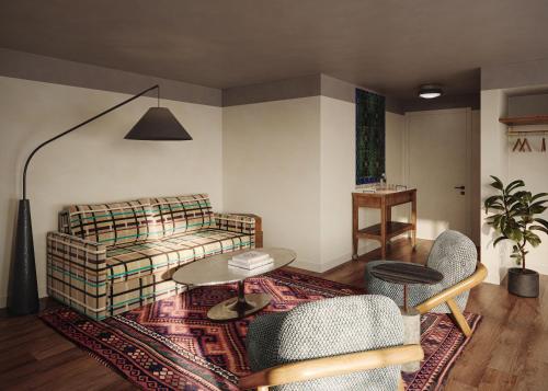 Queen Suite