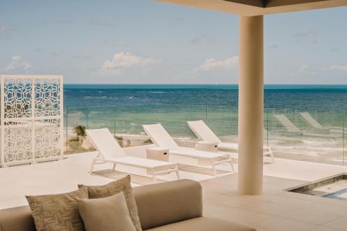 Five Bedroom Penthouse with Pool