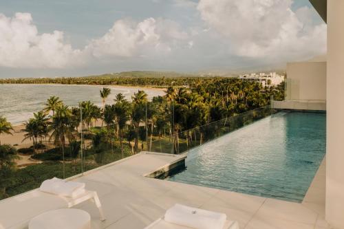 Five Bedroom Penthouse with Pool