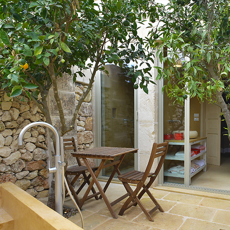 COURTYARD ROOM - NOCE
