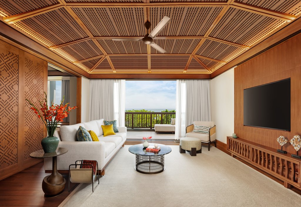 room_title_premium-one-bedroom-suite-ocean-view-1-king