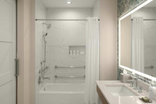 Queen Room with Two Queen Beds and Pool View