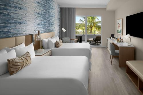 Standard Queen Room with Two Queen Beds and Roll-in Shower - Mobility Accessible