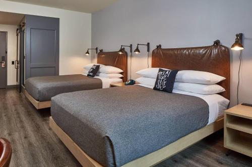 Queen Room with Two Queen Beds and High Floor