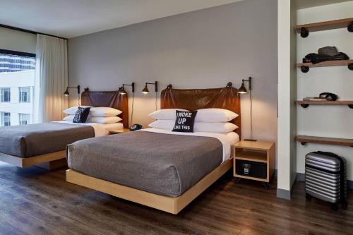 One-Bedroom Queen Suite with Two Queen Beds and High Floor
