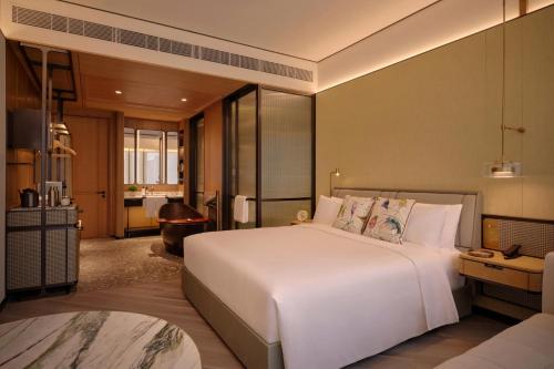 Premium King Room with Harbor View
