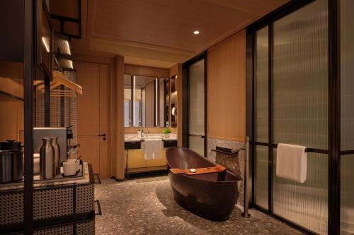 Premium King Room with Harbor View