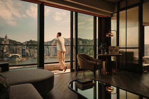 Kimpton Harbor Suite with Balcony
