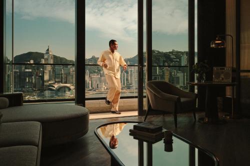 Kimpton Harbor Suite with Balcony