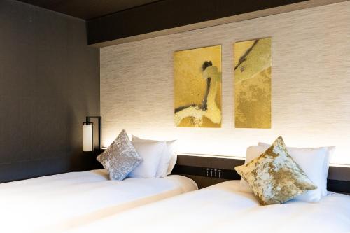 West Wing Upper Floor Deluxe Room with Open-Air Bath Western Style – Room Only