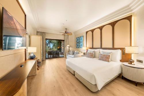 Deluxe Double or Twin Room with Pool Access