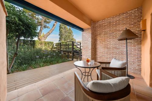 Deluxe Double or Twin Room with Pool Access