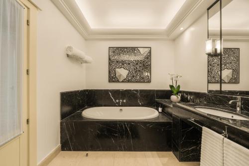 Junior Suite With Pool View