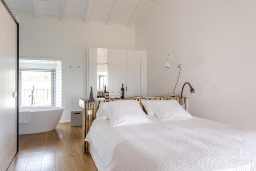 Junior Suite With Pool View