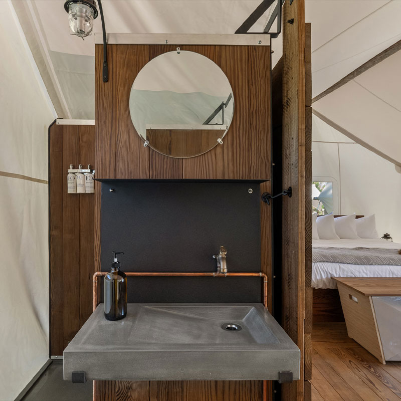 Suite with Kids Tent