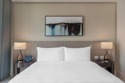 Deluxe Room - Ultimate Staycation with Attraction Tickets & Kids Go Free