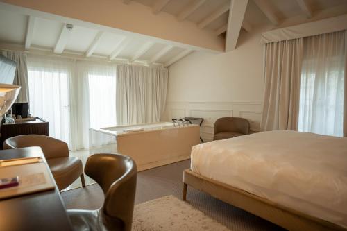 Junior Suite with Hot Tub