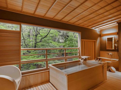 Twin Room with Private Bathroom