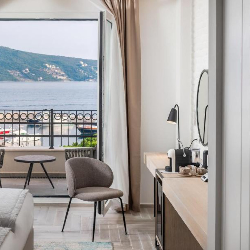 Superior Sea View room with balcony