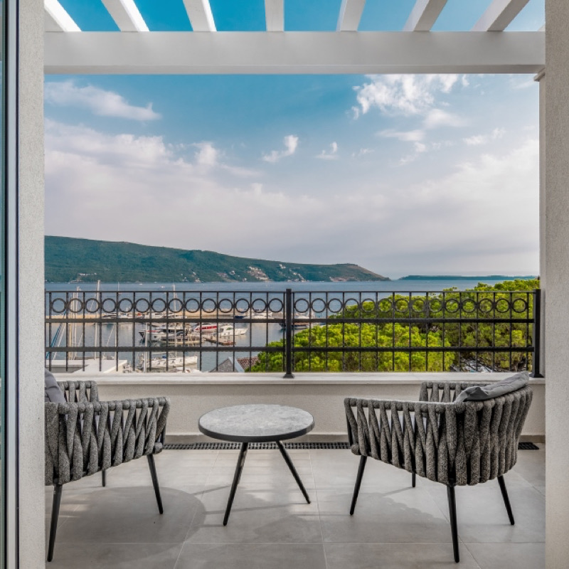Superior Sea View room with balcony
