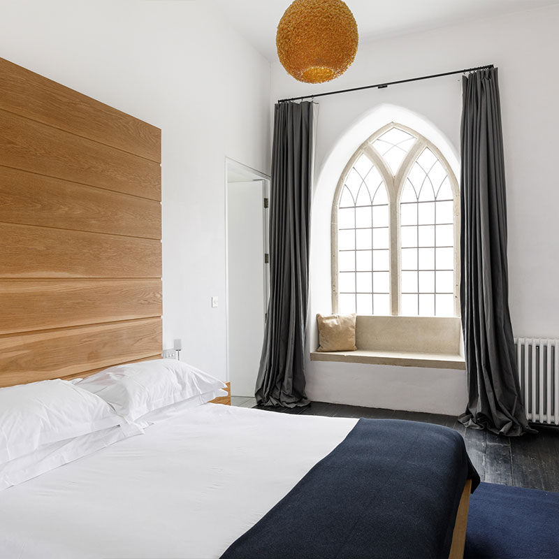 Chapel Premium