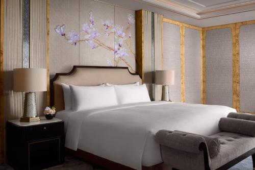 Caroline Astor Suite