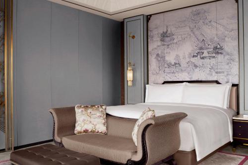 Shanghai Bund View Room