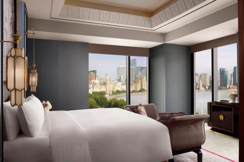 Shanghai Panoramic Bund Room