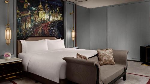 Shanghai Caroline Astor King Suite with Bund view