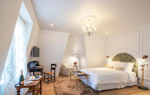 Standard Queen Room