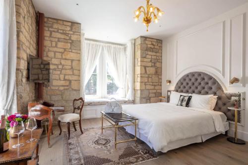 Junior Suite With Pool View