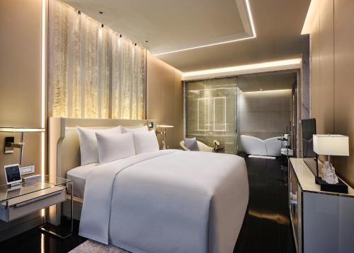 Grand Suite, including Happy Hour at Yi Lounge
