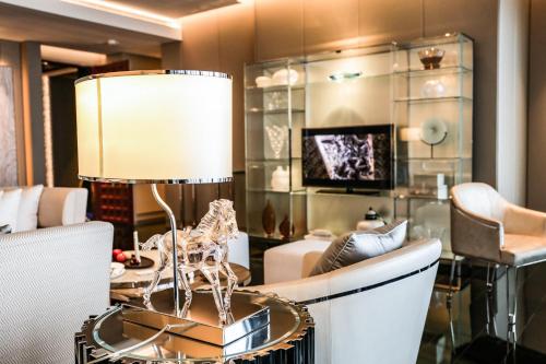 River View Suite, including Happy Hour at Yi Lounge