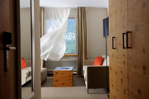 Suite with Mountain View