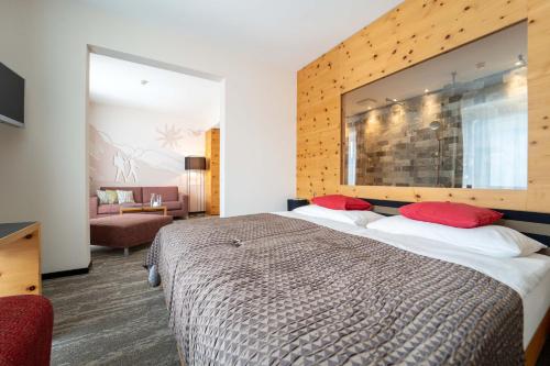 Suite with Mountain View