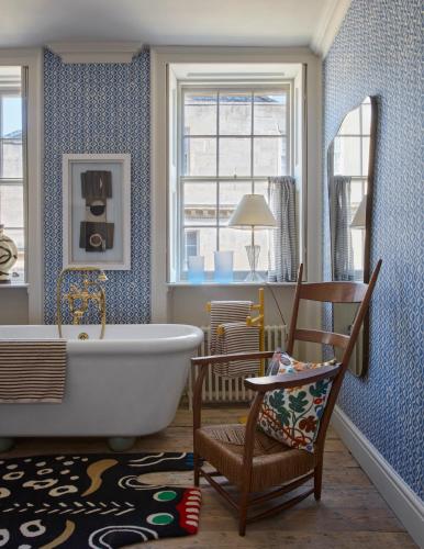 Superior King Suite