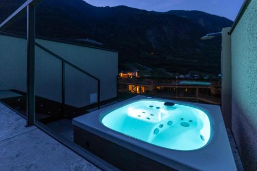 Deluxe Suite with Spa Bath