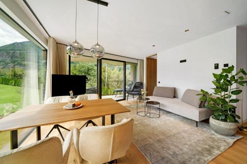 Studio with Spa Bath